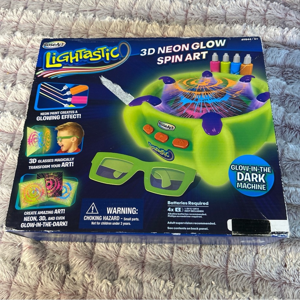 RoseArt Lightastic 3D Neon Glow Spin Art Kit. New